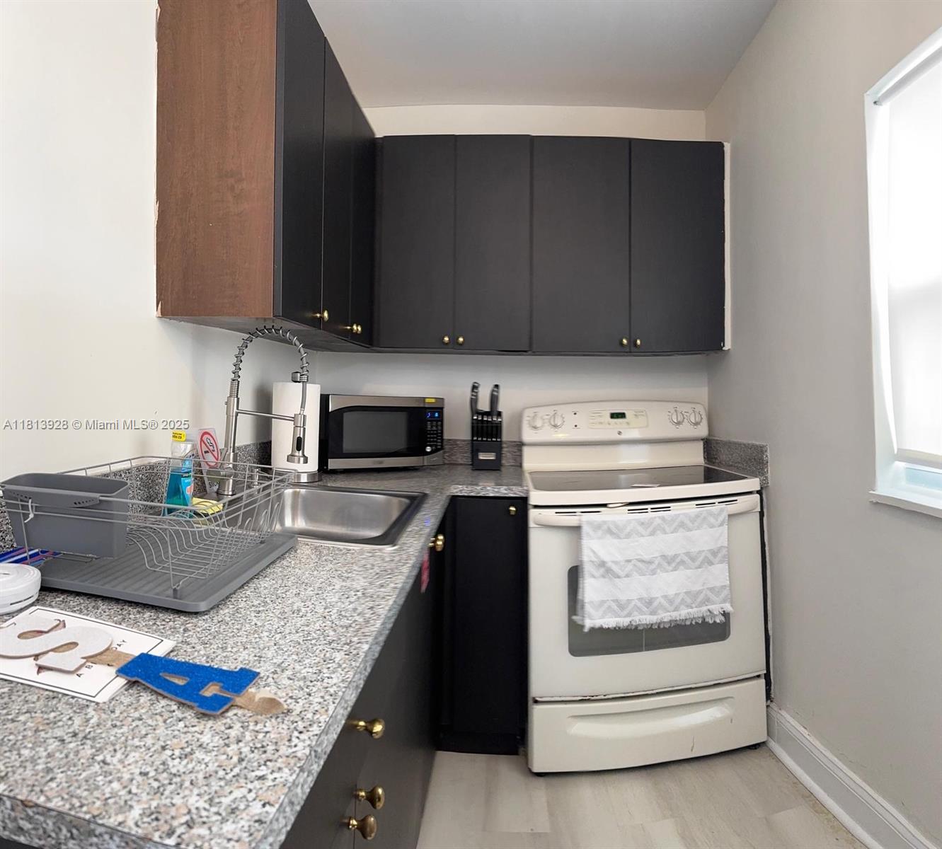 VENICE - Residential Lease