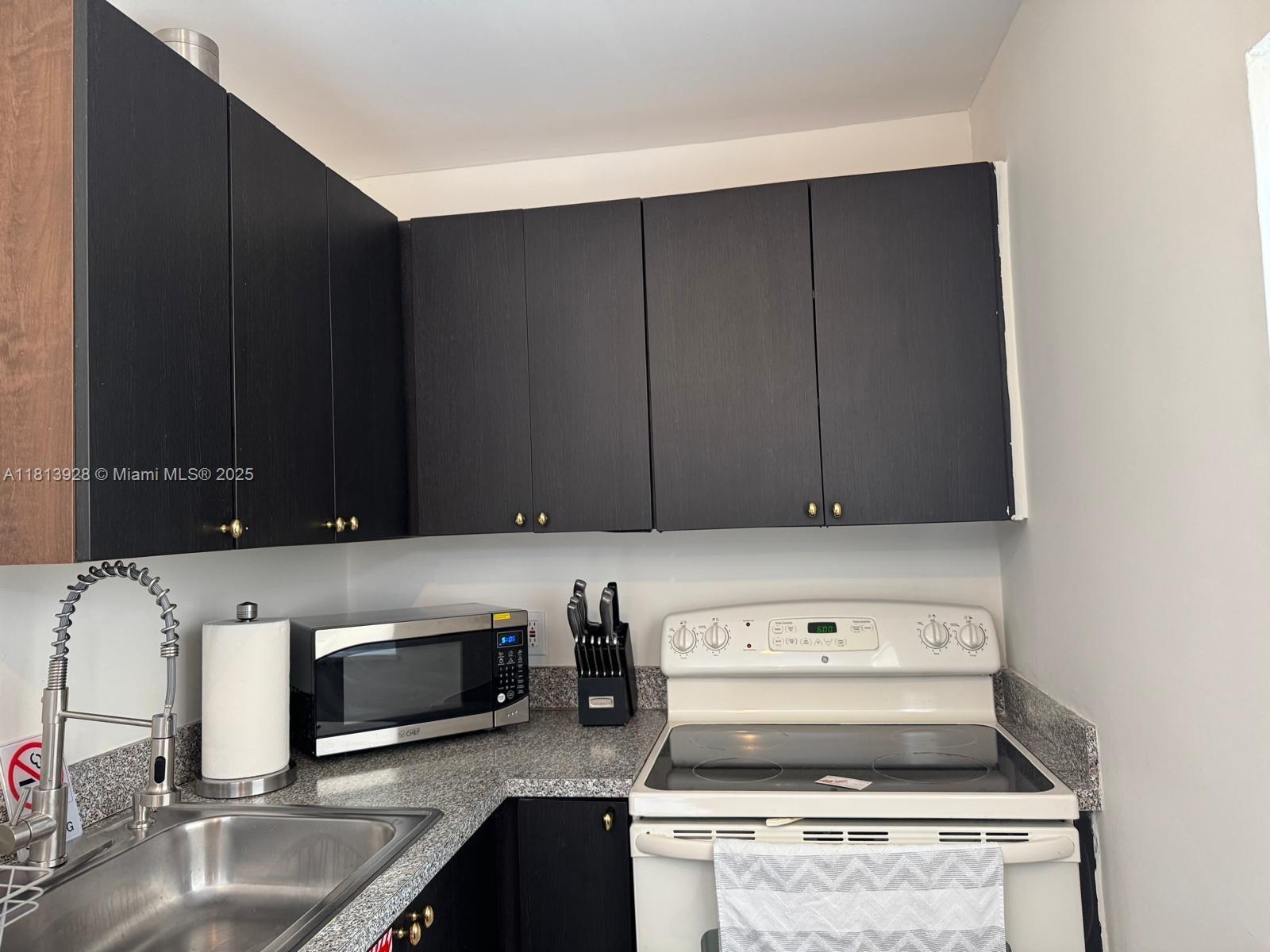 VENICE - Residential Lease
