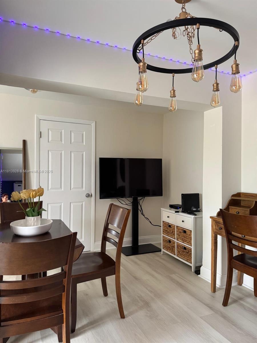 VENICE - Residential Lease