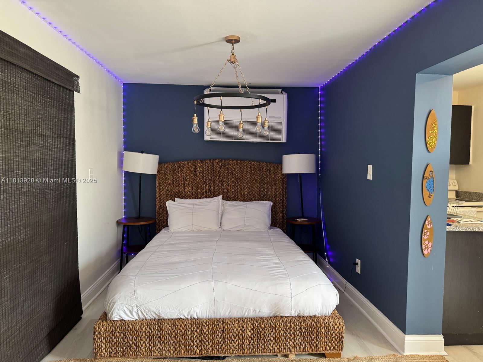 VENICE - Residential Lease