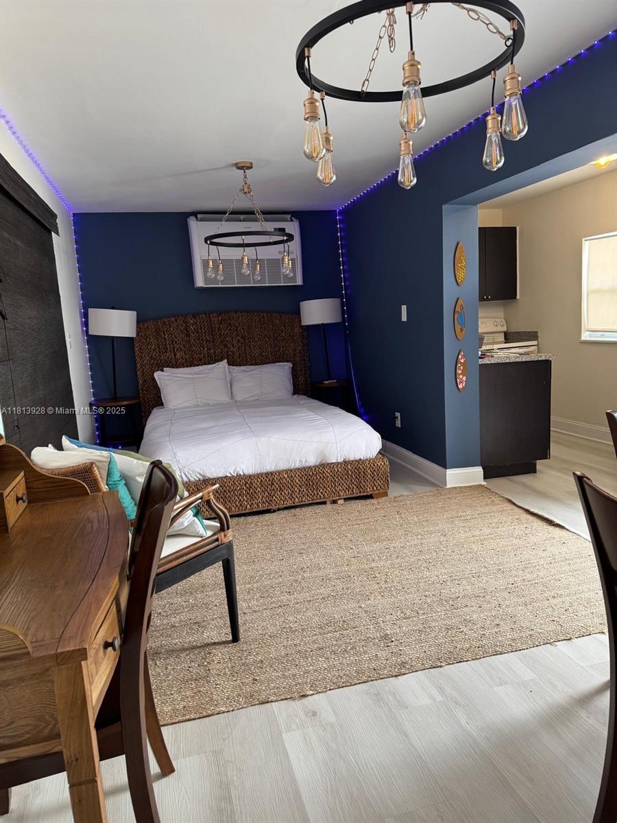 VENICE - Residential Lease