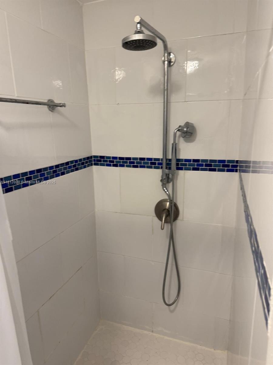 VENICE - Residential Lease