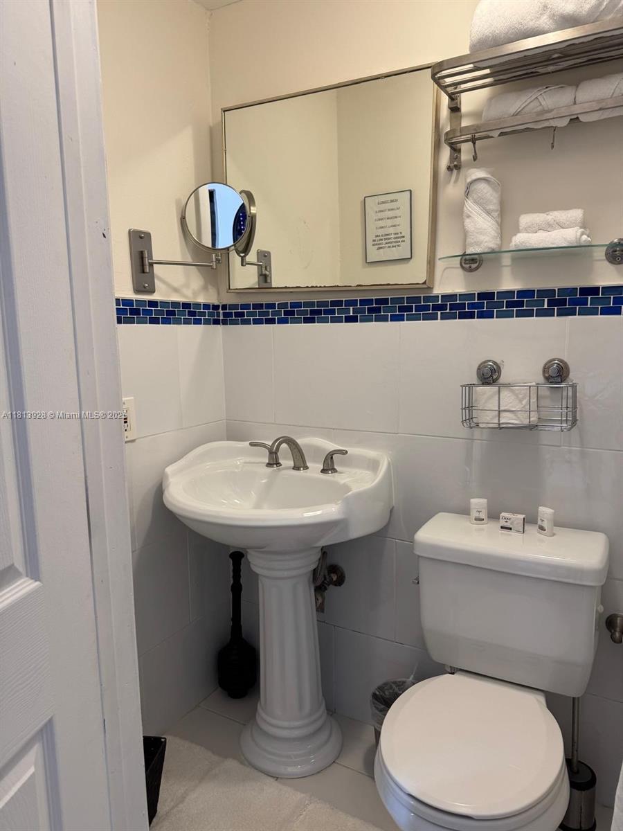 VENICE - Residential Lease