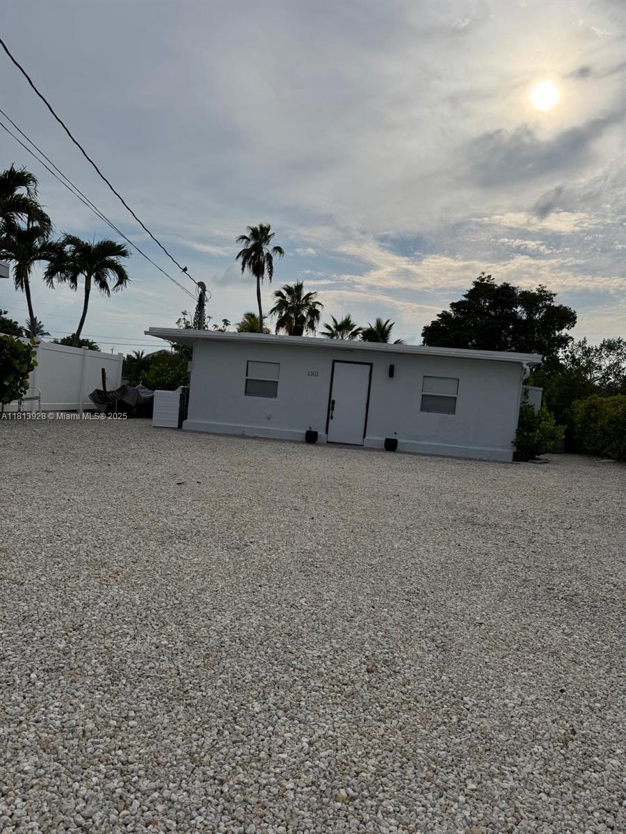 VENICE - Residential Lease