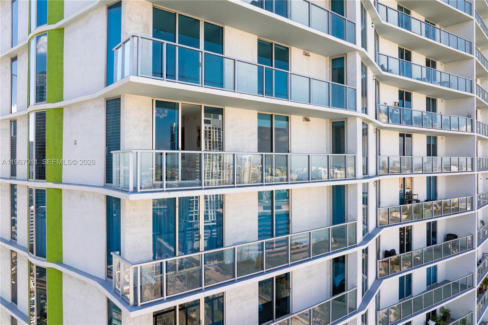 LATITUDE ON THE RIVER CON - Residential