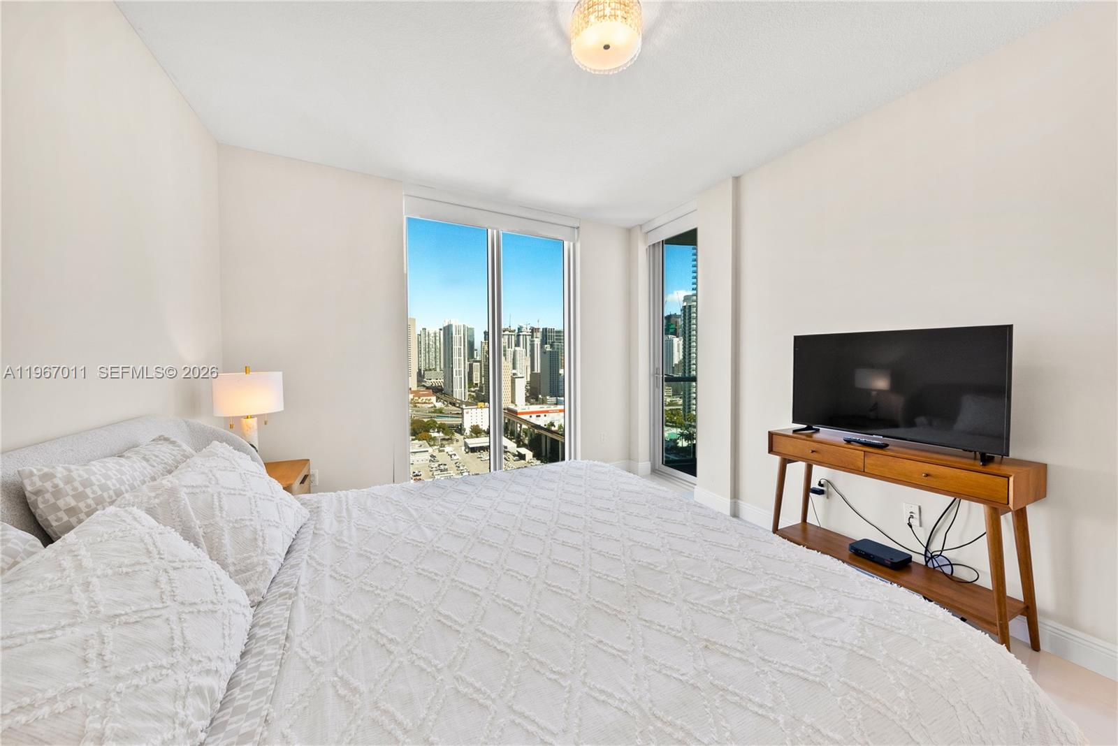 LATITUDE ON THE RIVER CON - Residential