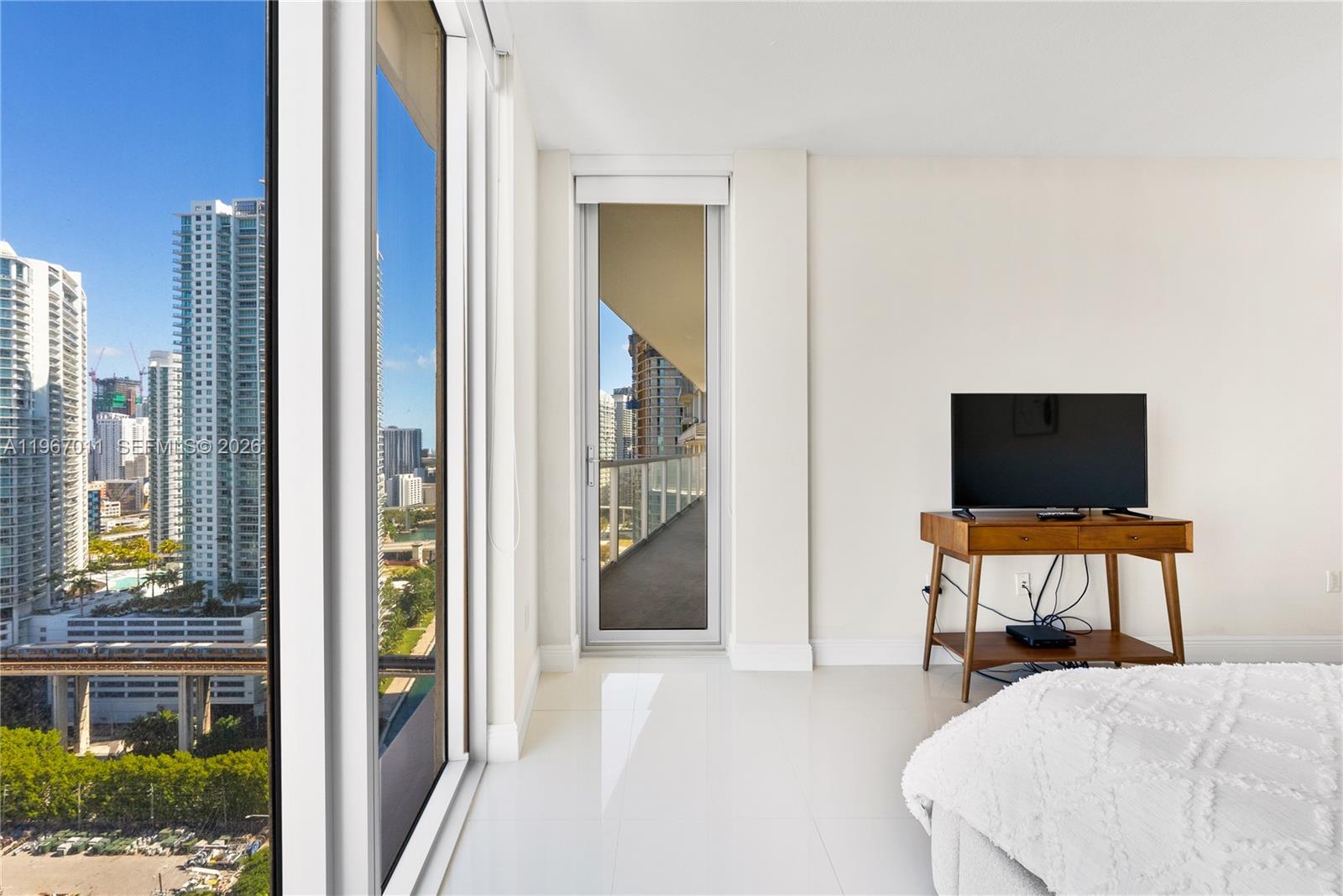 LATITUDE ON THE RIVER CON - Residential