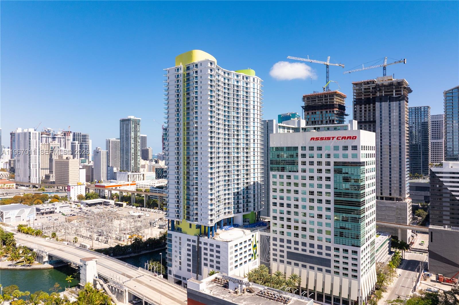 LATITUDE ON THE RIVER CON - Residential