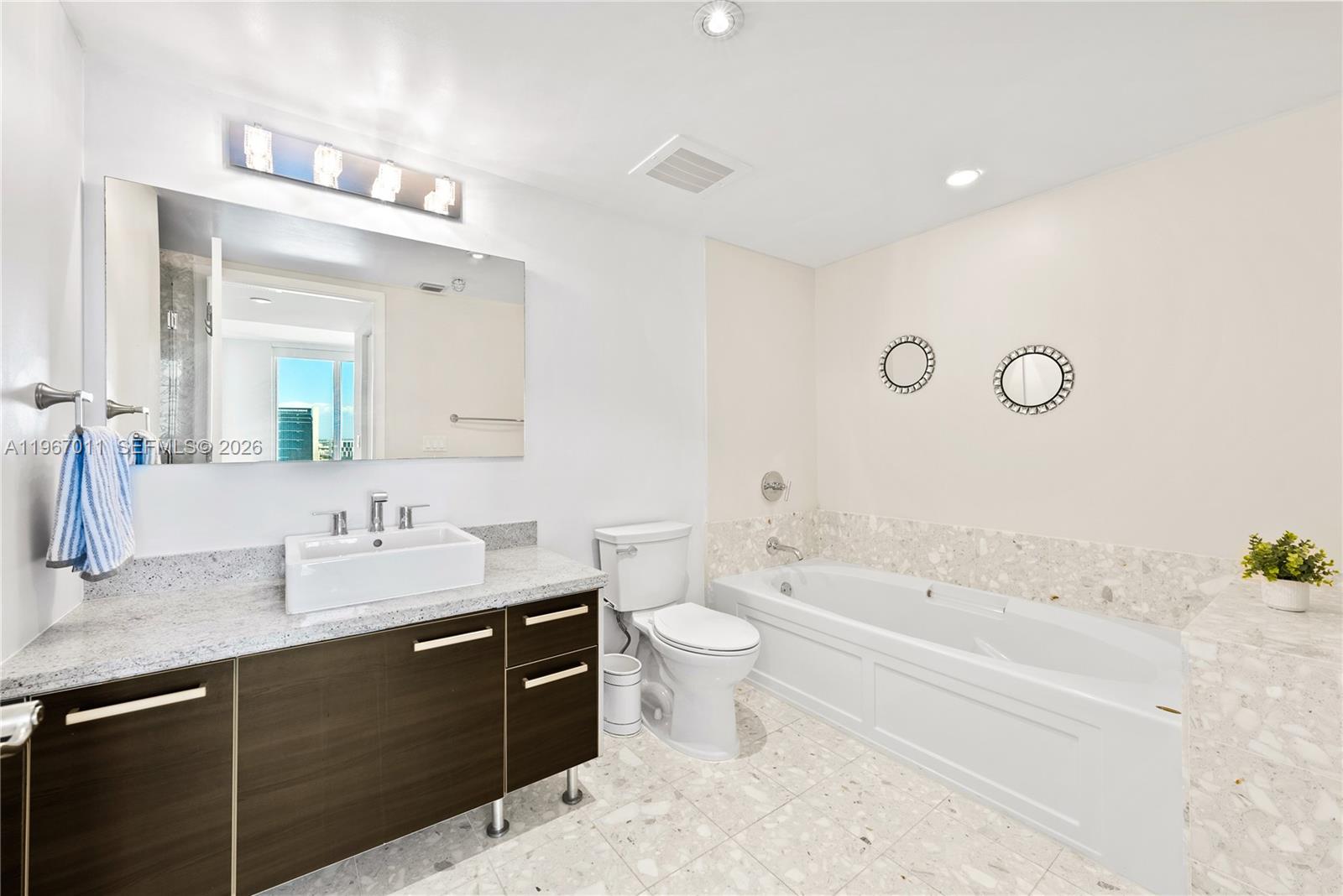 LATITUDE ON THE RIVER CON - Residential