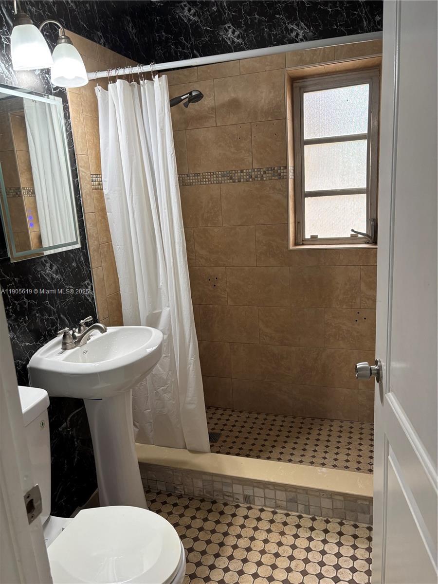 TOWN OF HIALEAH 1 ADDN AM - Residential Lease