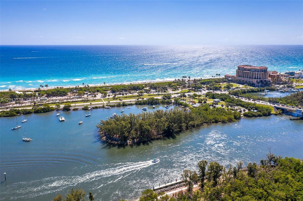 Photo of Hollywood, FL 33019 (MLS # A12013514)