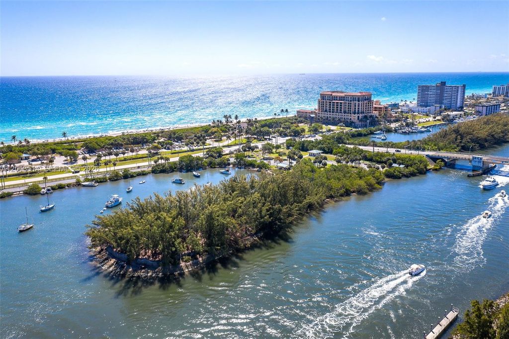 Photo of Hollywood, FL 33019 (MLS # A12013514)