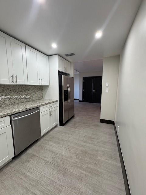 GABLES WATERWAY TOWERS CO - Residential Lease