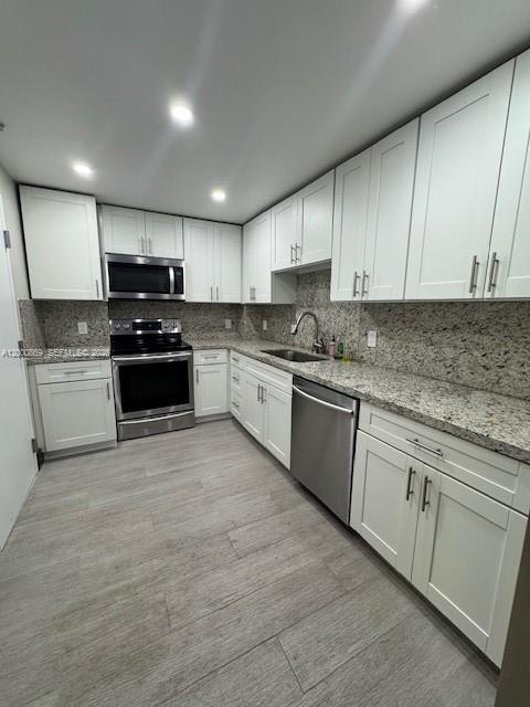 GABLES WATERWAY TOWERS CO - Residential Lease