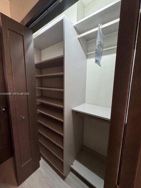 GABLES WATERWAY TOWERS CO - Residential Lease