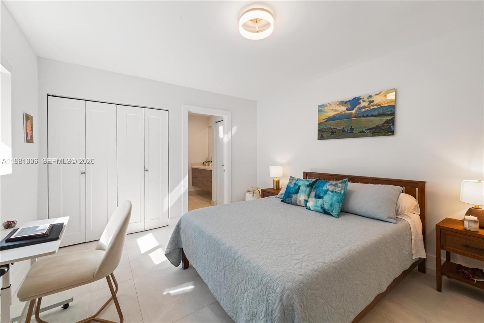 HOLLYWOOD LAKES SECTION - Residential