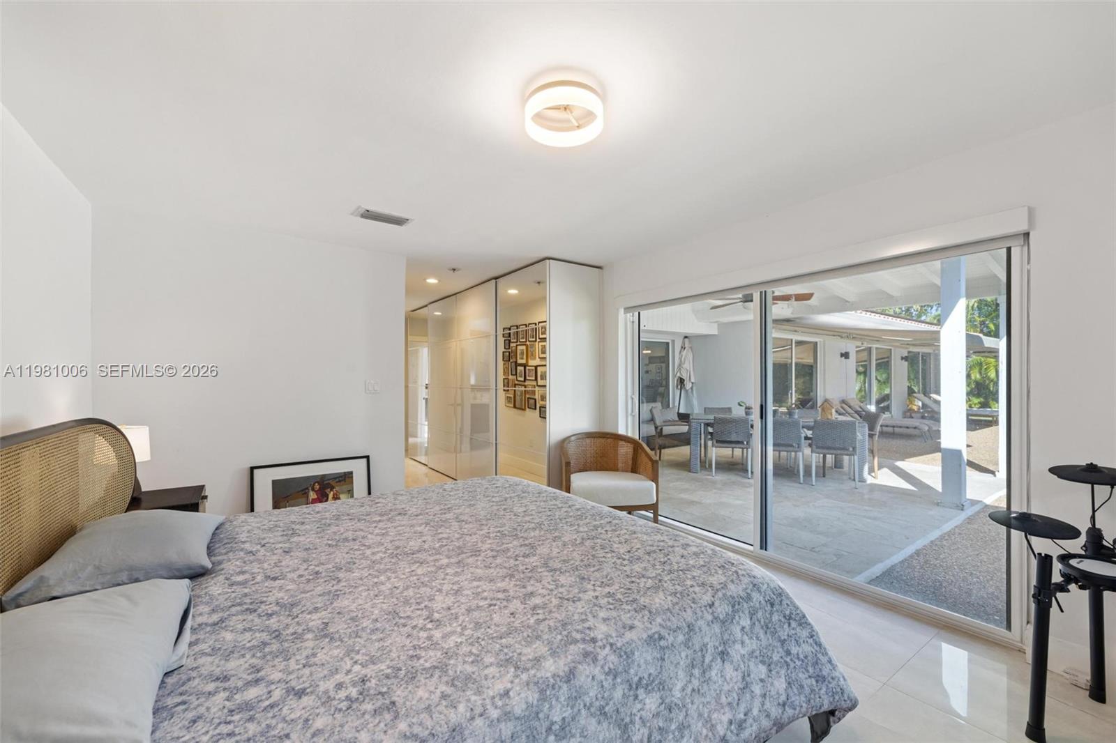 HOLLYWOOD LAKES SECTION - Residential