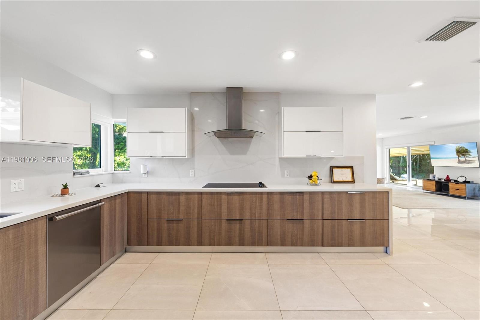 HOLLYWOOD LAKES SECTION - Residential