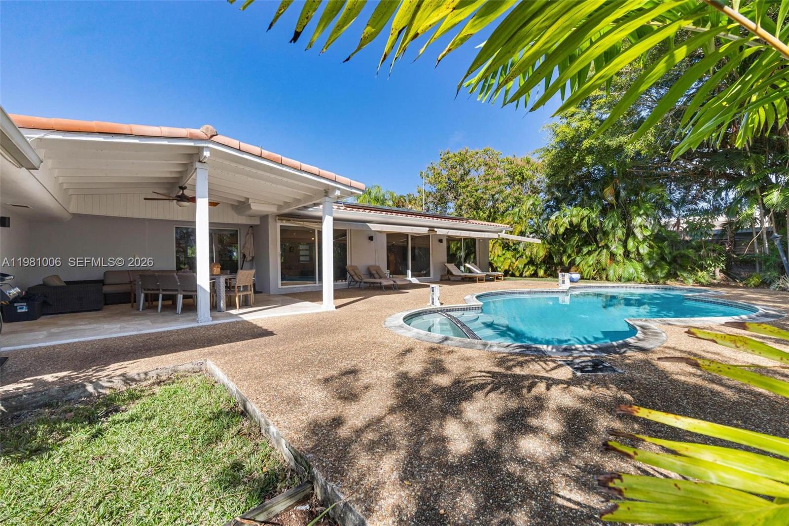 HOLLYWOOD LAKES SECTION - Residential