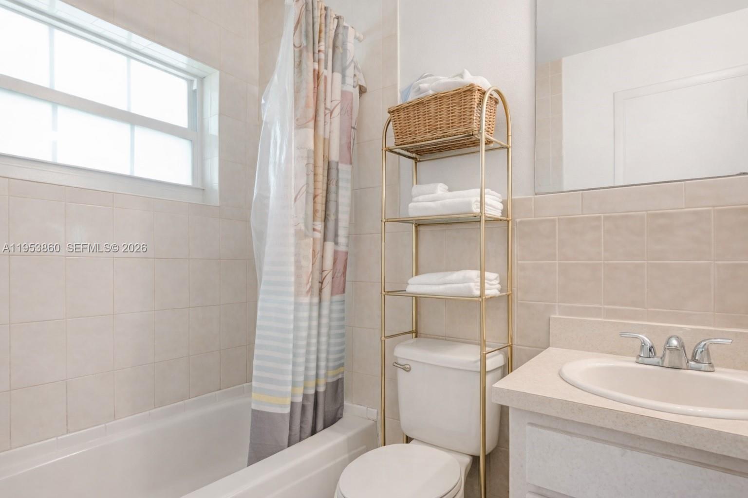 COLLINS PARC - Residential