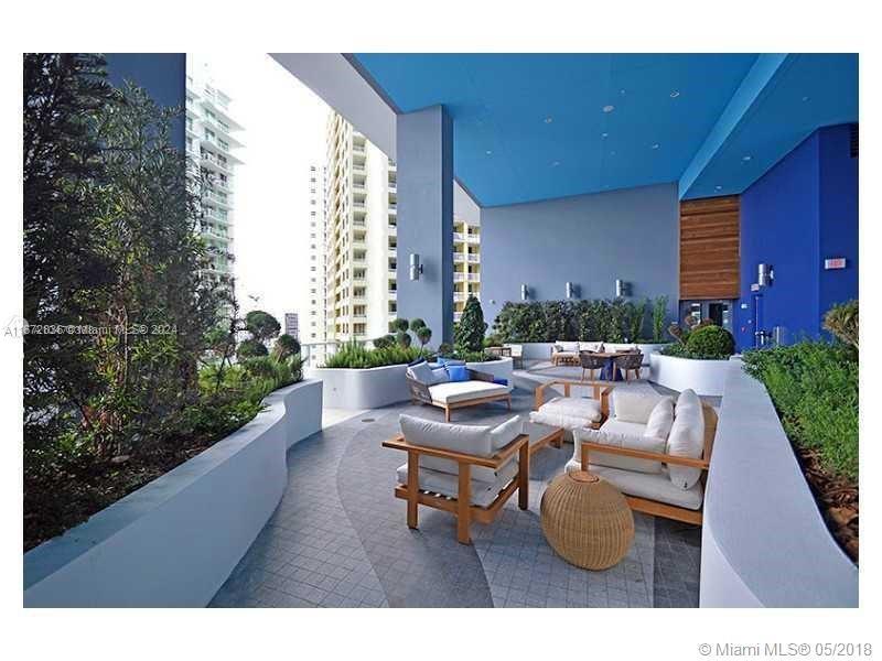 Modern 1-bedroom condo at BrickellHouse with stunning bay views. This unit features a European kitchen, elegant porcelain tile floors, and high-impact glass doors. Enjoy top-notch amenities, including a stylish lobby, rooftop pool, second swimming pool, state-of-the-art gym, spa, clubhouse, outdoor deck with ample lounge space, BBQ area, and more. Comes with 1 parking spot located at either 1221 or 1401 Brickell Ave, just a short walk from BrickellHouse. Perfectly situated in the heart of Brickell, offering a luxurious urban lifestyle.