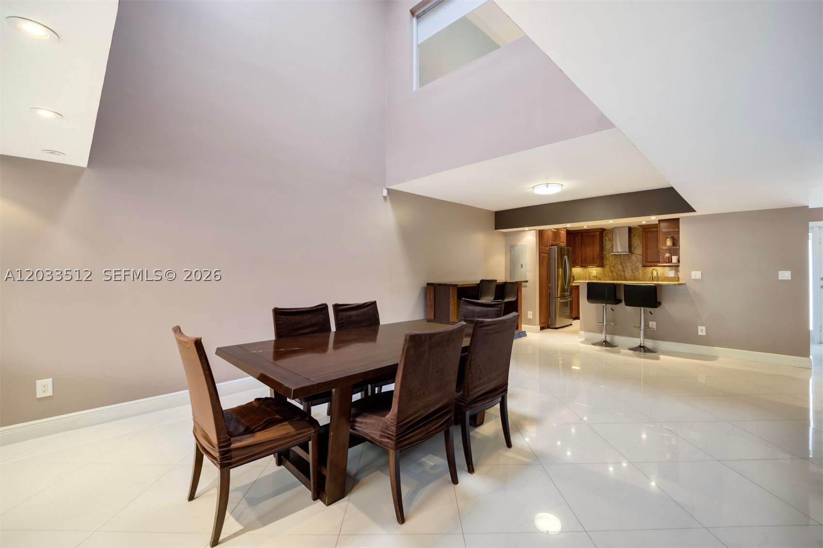317 Poinciana Dr 807