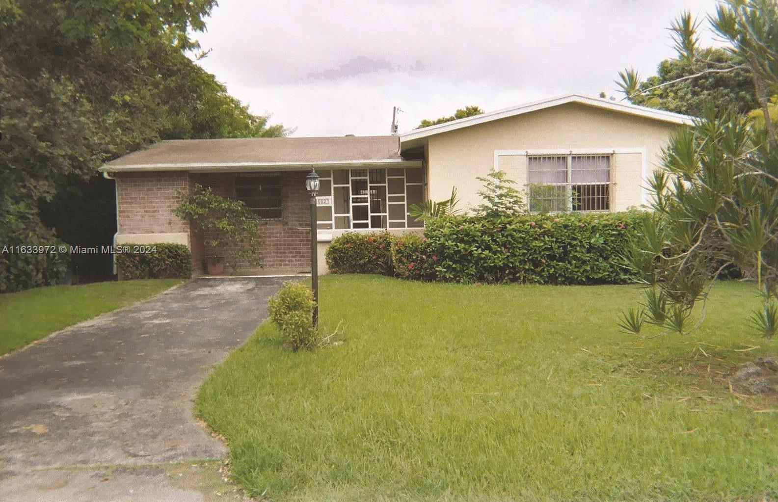 South Miami Land in a vibrant suburban landscape. Located in an older, well established and well loved neighborhood, this 10,350 sf lot (75'x138') is an ideal place to build new. Close to schools and downtown South Miami's bustling and eclectic dining, shopping and entertainment venues. Quick access to major transportation arteries, providing easy connectivity to the rest of Miami and beyond.
The Home has significant structural issues and given zero value. By appointment only. Seller requires up to a three-month Post Occupancy. Please do not disturb the Seller. Minimal tree mitigation.