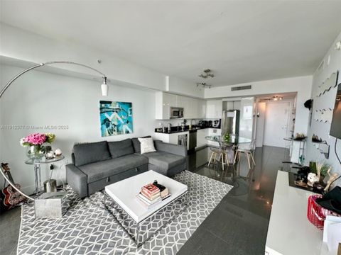 92 SW 3rd St 4107 Miami FL 33130