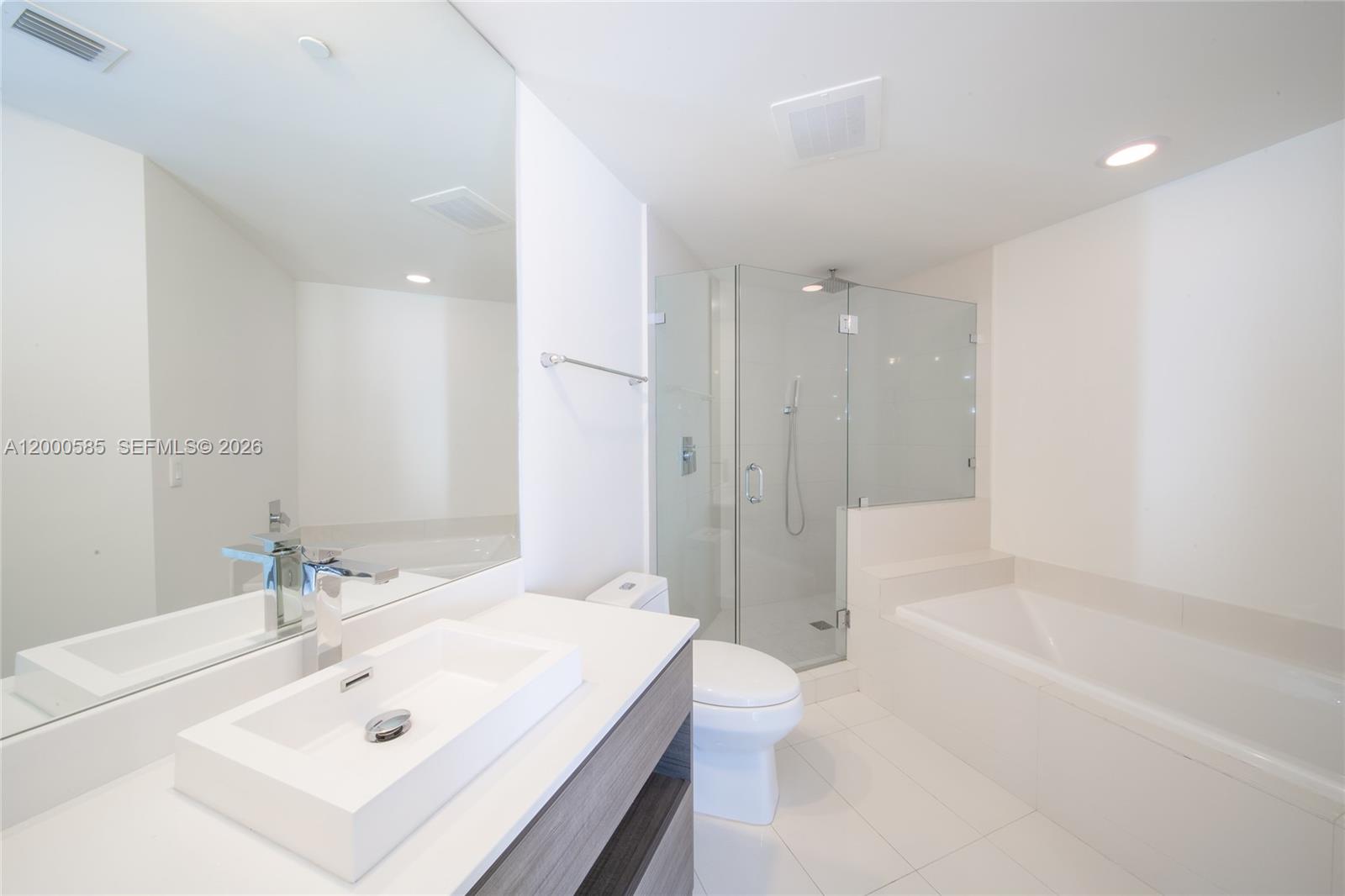 1100 MILLECENTO RESIDENCE - Residential Lease