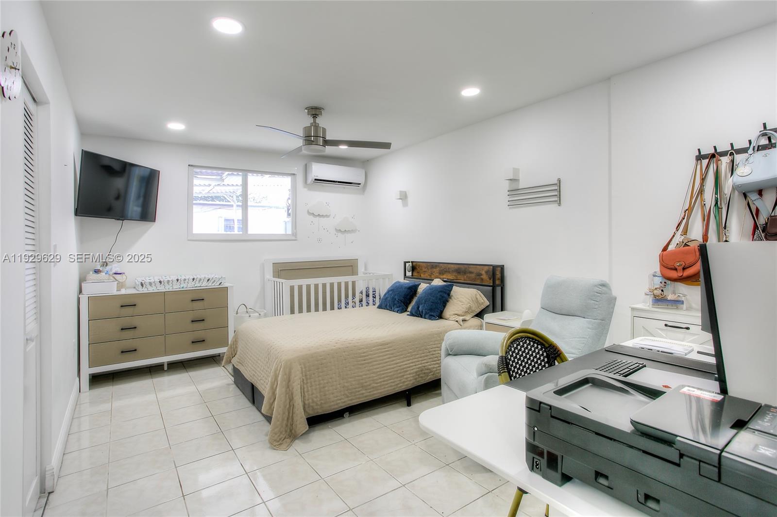 GOLDEN GLADES PARK 3RD AD - Residential