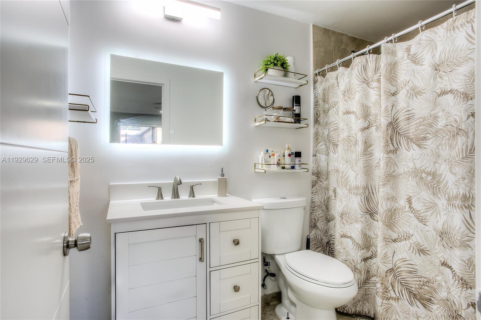 GOLDEN GLADES PARK 3RD AD - Residential