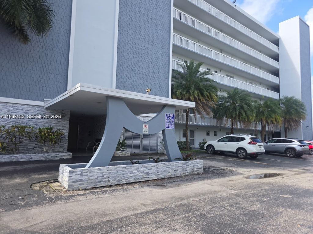 Photo of 320 NE 12th Ave #703, Hallandale Beach, FL 33009 (MLS # A11997155)