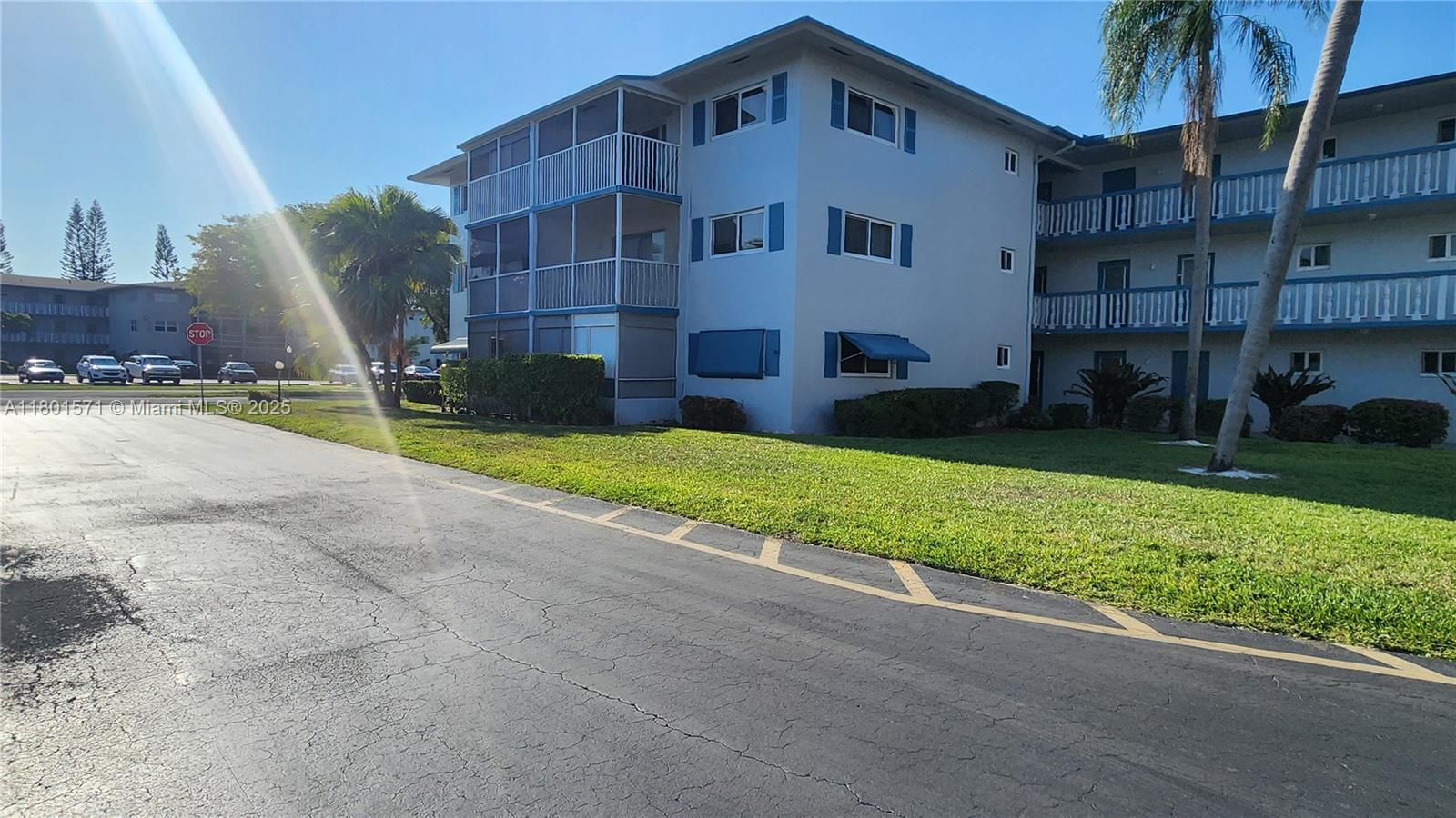 981 Hillcrest Ct 114