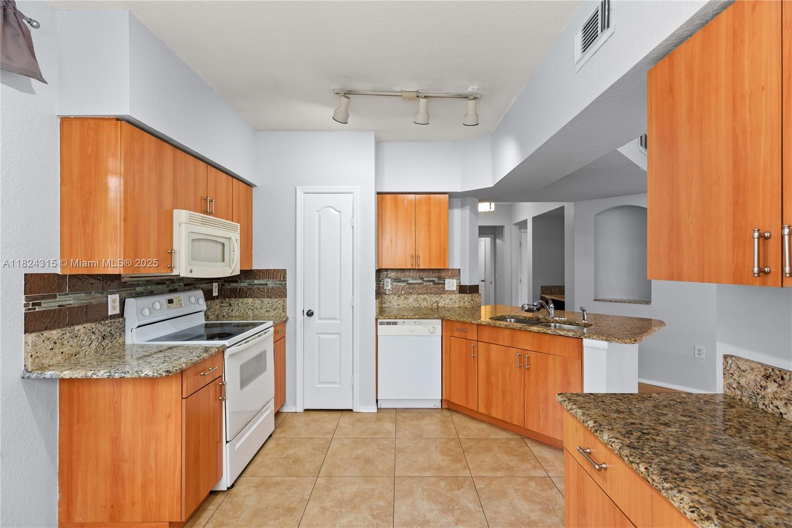 RESIDENCES OF BELMONT AT - Residential Lease