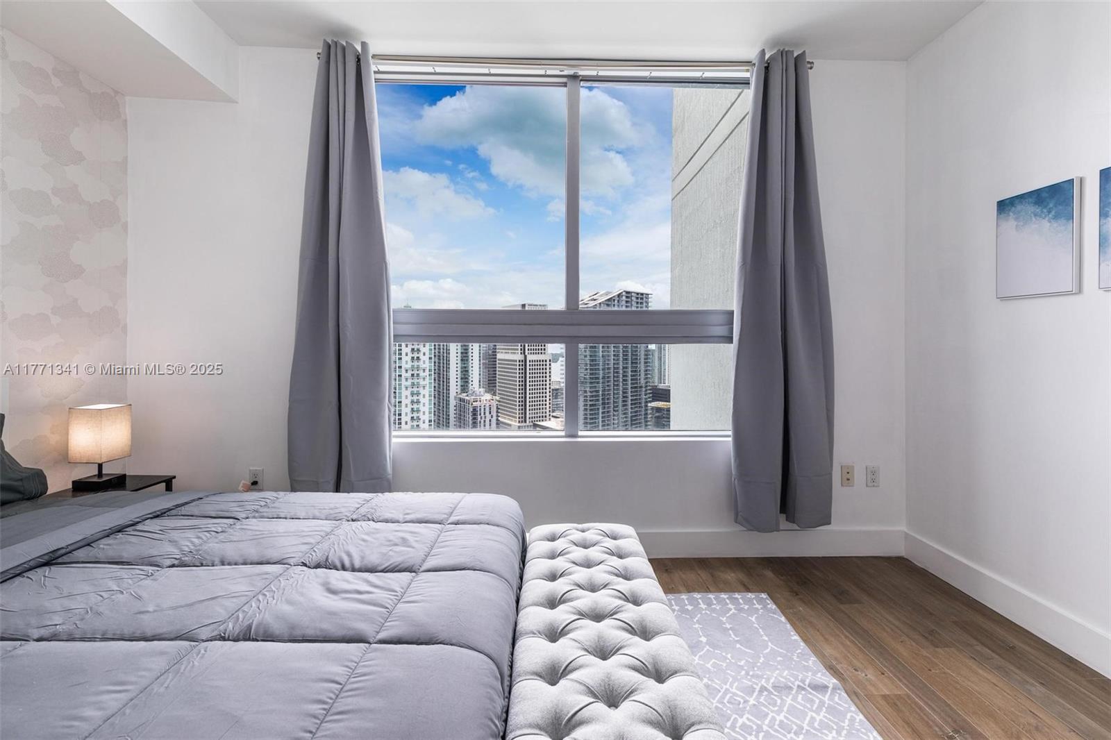 IVY CONDO - Residential