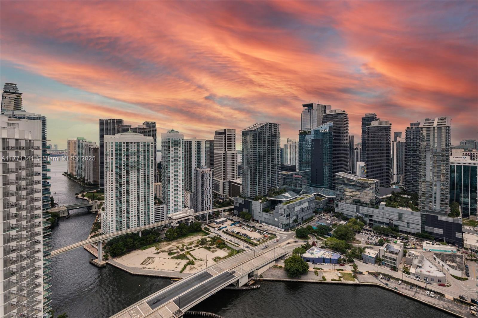 IVY CONDO - Residential