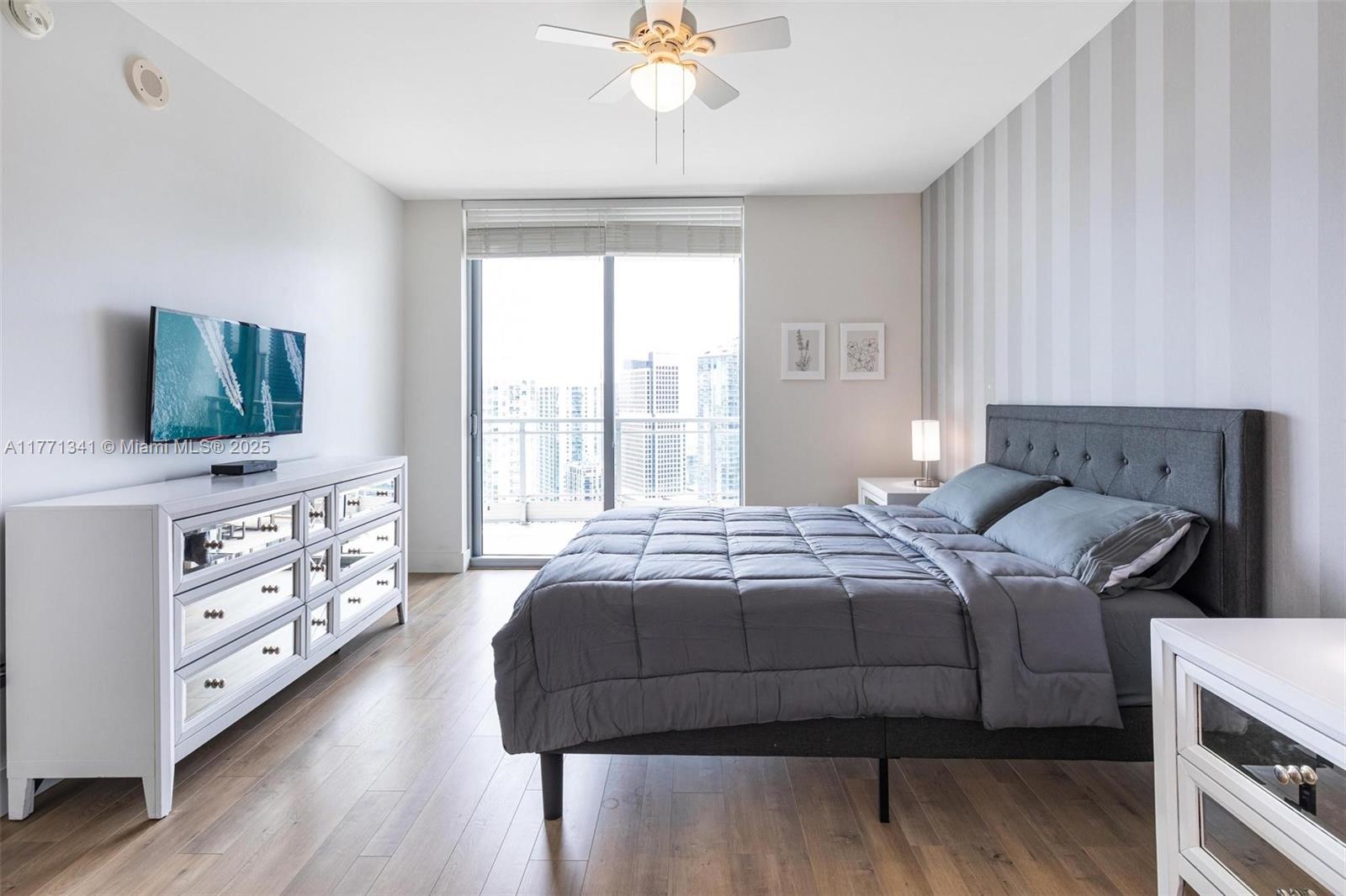 IVY CONDO - Residential