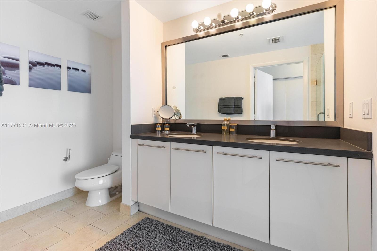 IVY CONDO - Residential