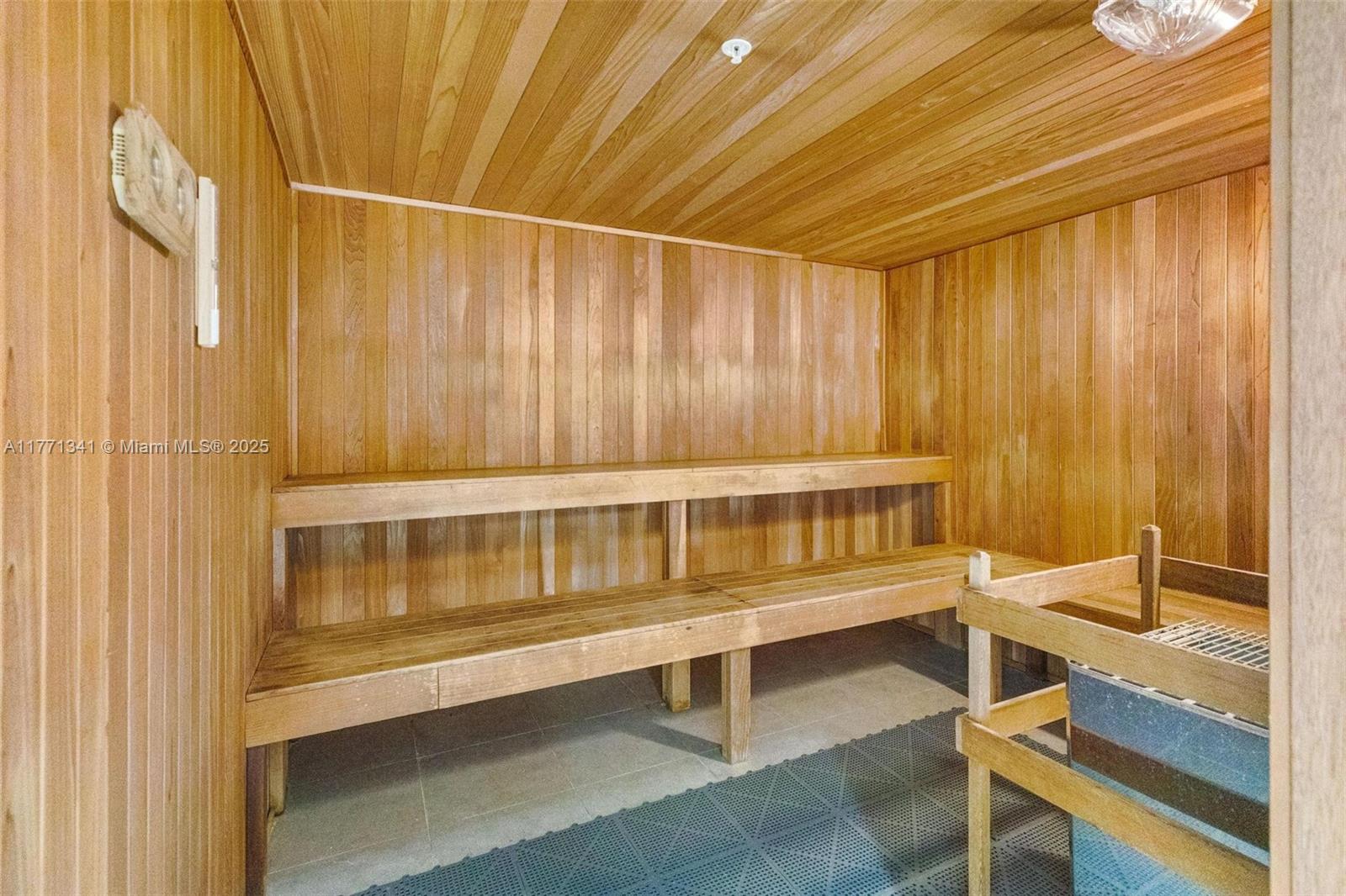 IVY CONDO - Residential