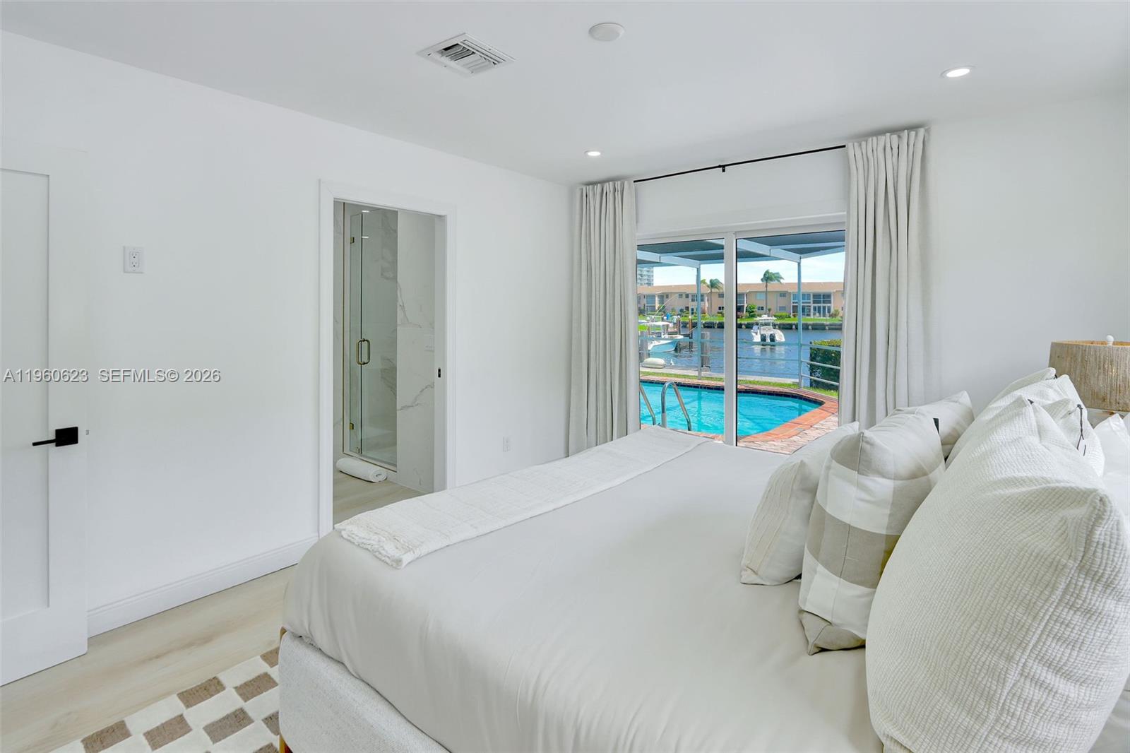 CYPRESS ISLES ESTATES FOU - Residential