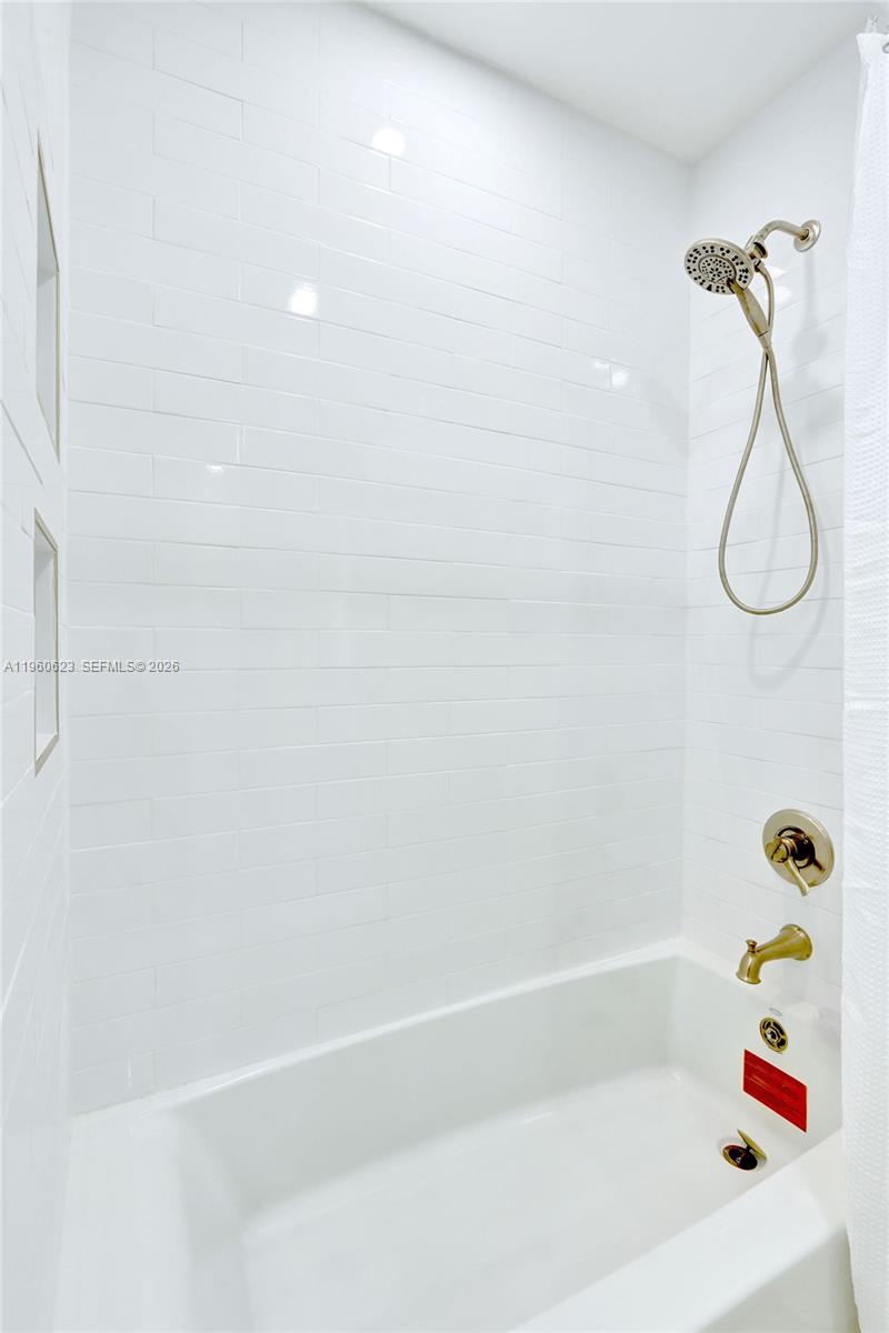 CYPRESS ISLES ESTATES FOU - Residential