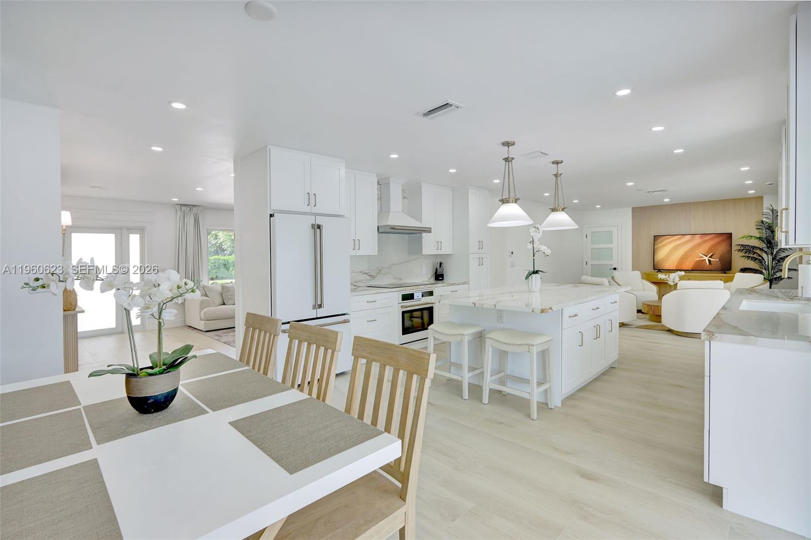 CYPRESS ISLES ESTATES FOU - Residential