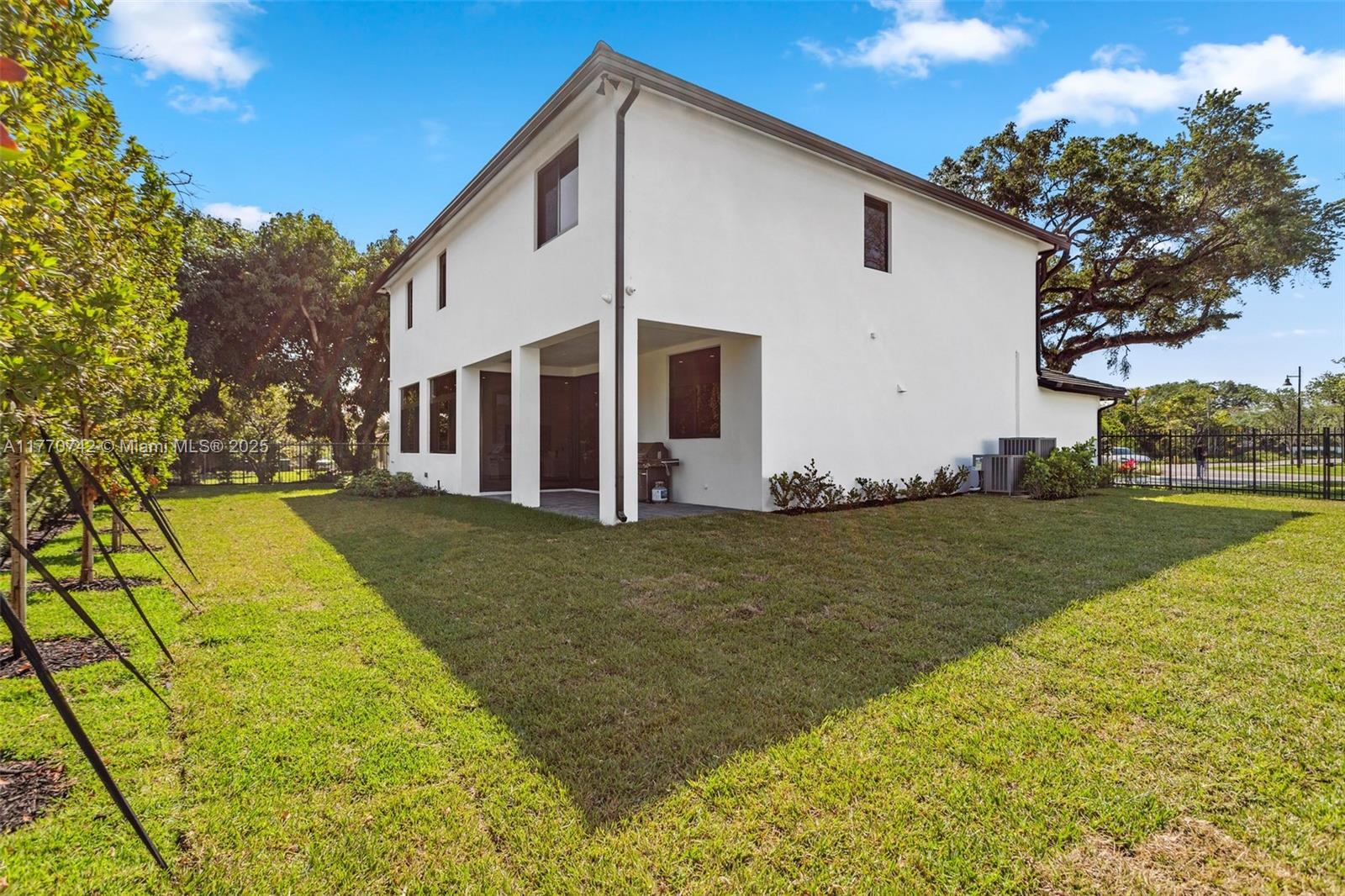 UNIVERSITY BAPTIST CHURCH - Residential