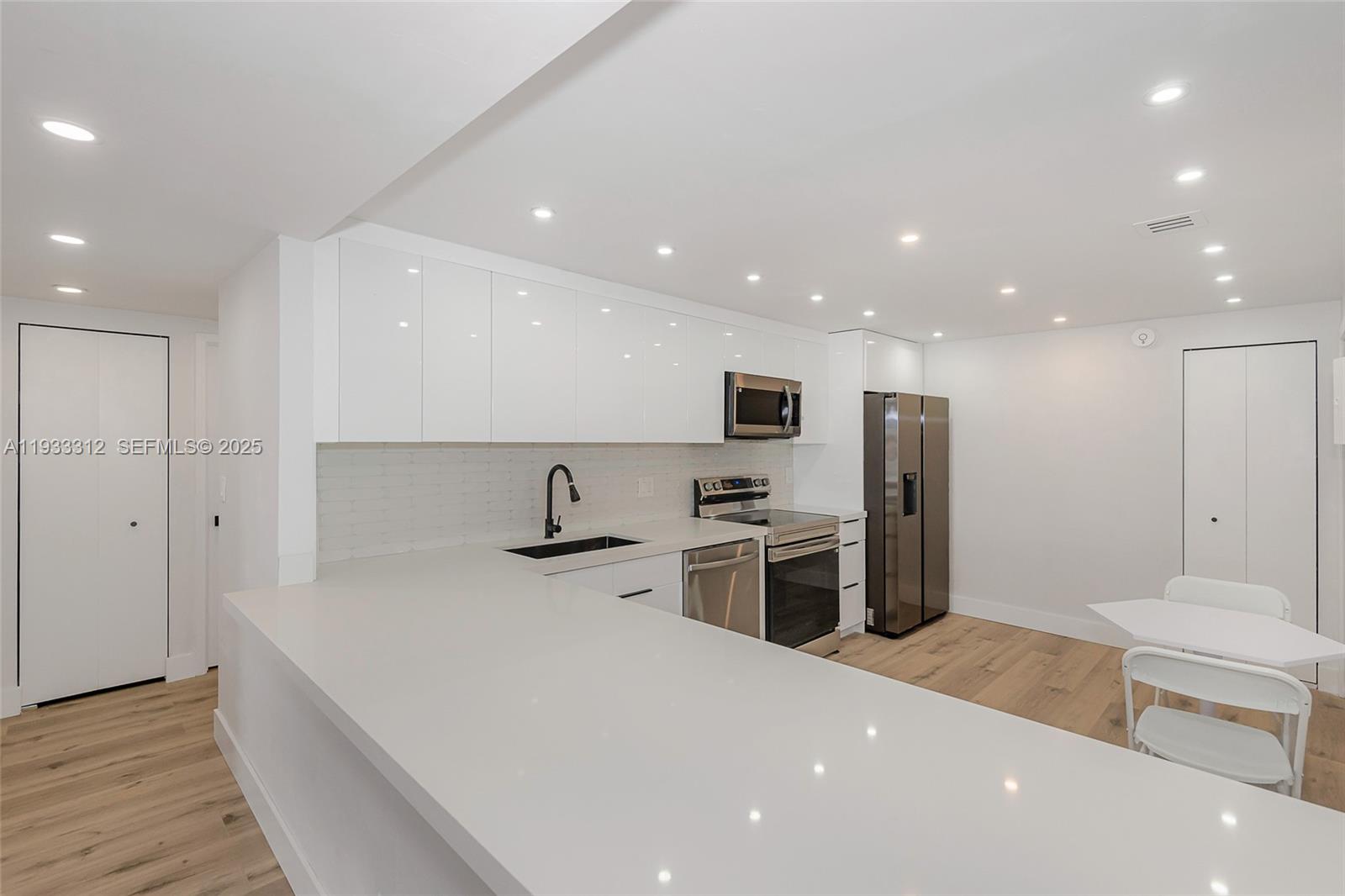 OLYMPUS CONDO PHASE - Residential Lease