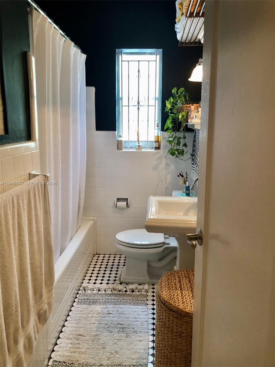 BAYWOOD - Residential Lease