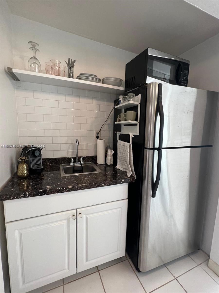 BAYWOOD - Residential Lease