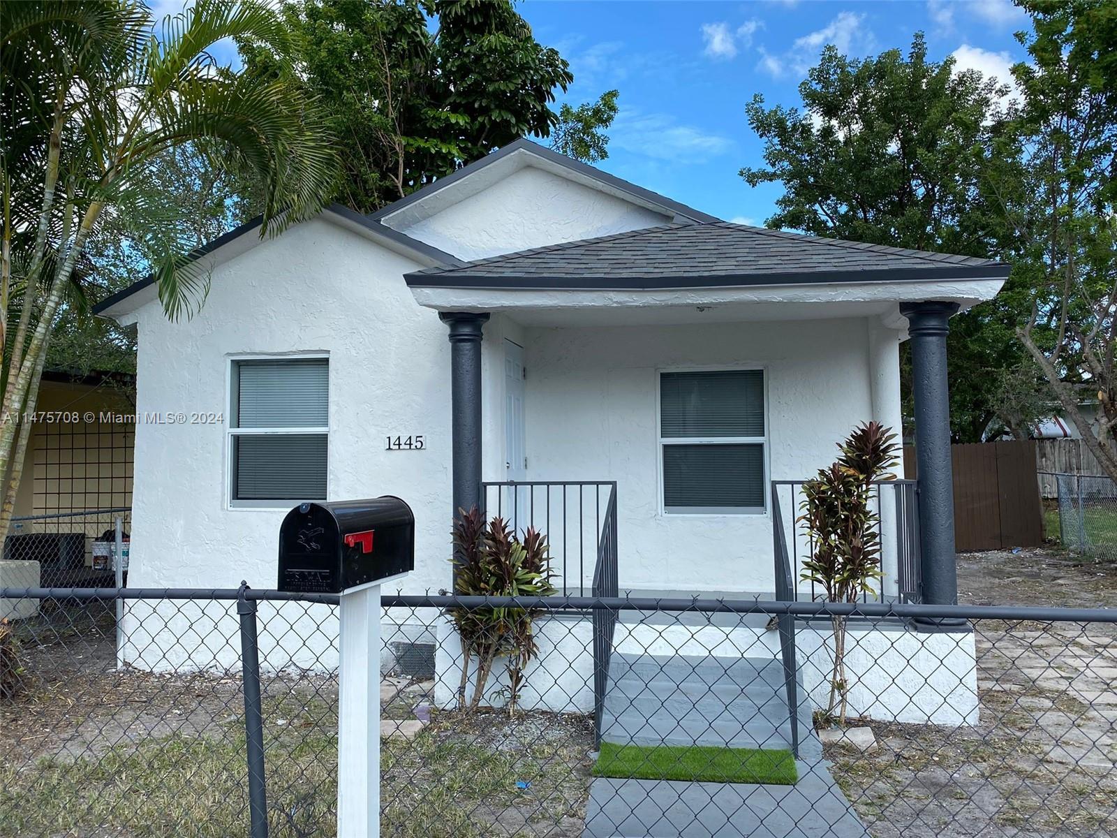 Welcome home to this nicely upgraded, very well located 3bd/1ba home. Roof is new, completed in 2023 with permits. Property is fenced in with a large backyard perfect for entertainment. Minutes away from major expressways. Schedule your showing today, will not disappoint.