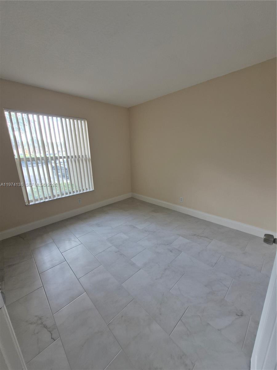 CORAL SPRINGS COUNTRY CLU - Residential Lease