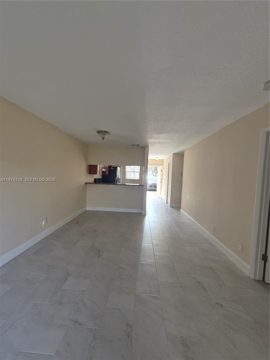 CORAL SPRINGS COUNTRY CLU - Residential Lease