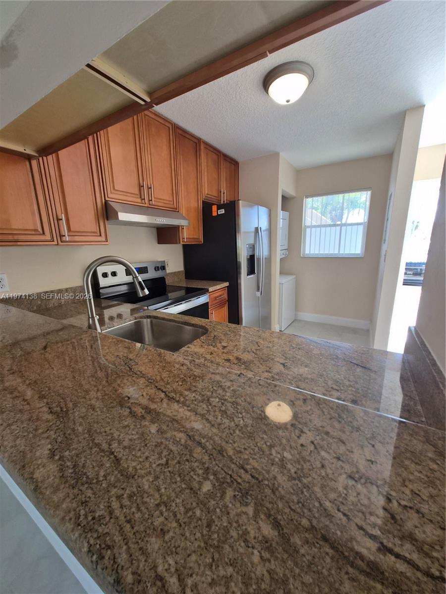 CORAL SPRINGS COUNTRY CLU - Residential Lease